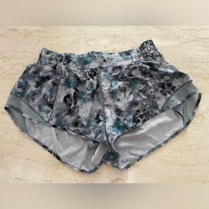 Lululemon Hotty Hot Shorts Low Rise Lined Short 2.5”
